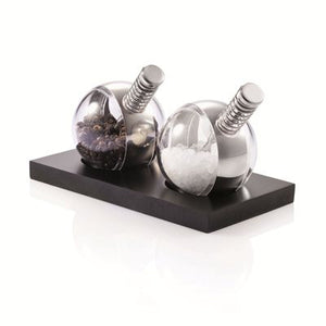 PLANET SALT AND PEPPER SET